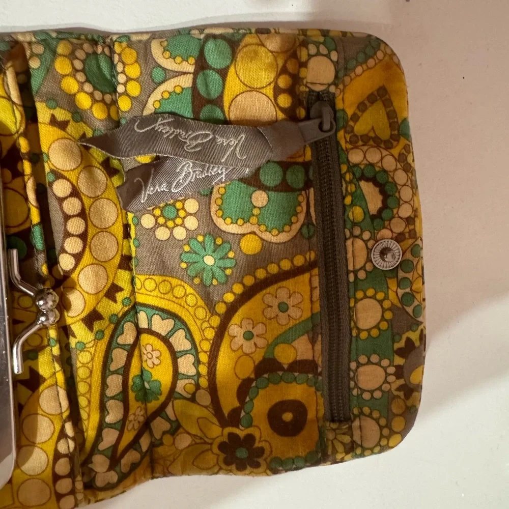 Vera Bradley patterned wallet - Picture 4 of 5